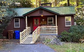 Cozy Cabin Pet Friendly Ada Compatible